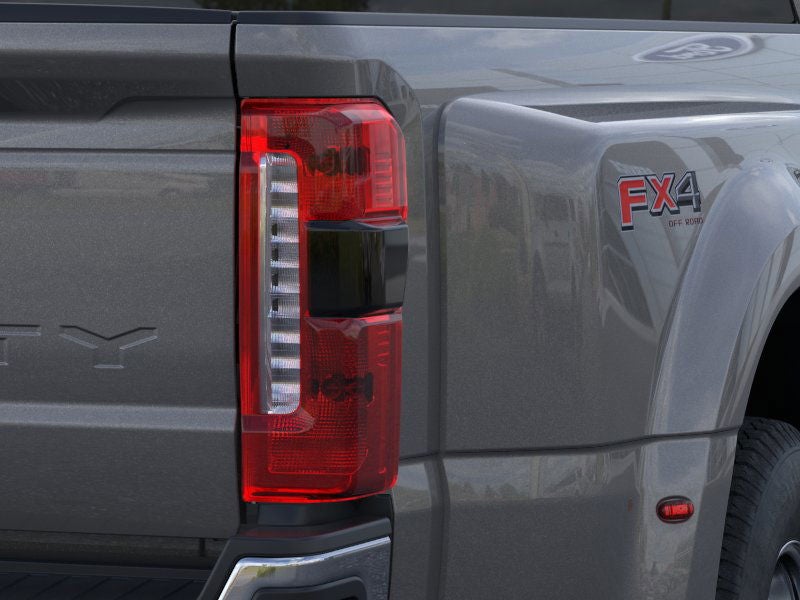 2025 Ford Super Duty F-350 DRW LARIAT