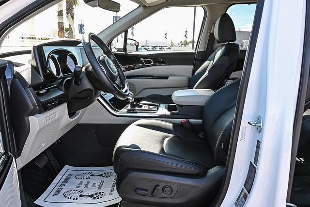 2023 Kia Carnival EX