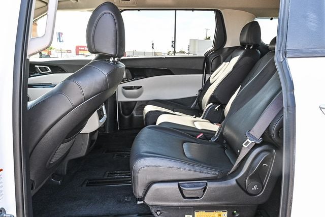 2023 Kia Carnival EX