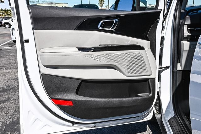 2023 Kia Carnival EX